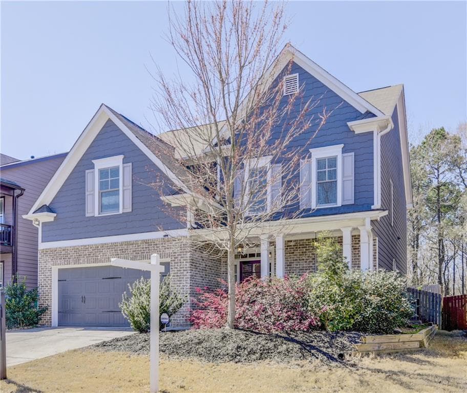 3 bedroom, 3 bathroom, 2,552 sq ft single family residence sold at 2098 Old Georgian Terrace, Atlanta, GA 30318