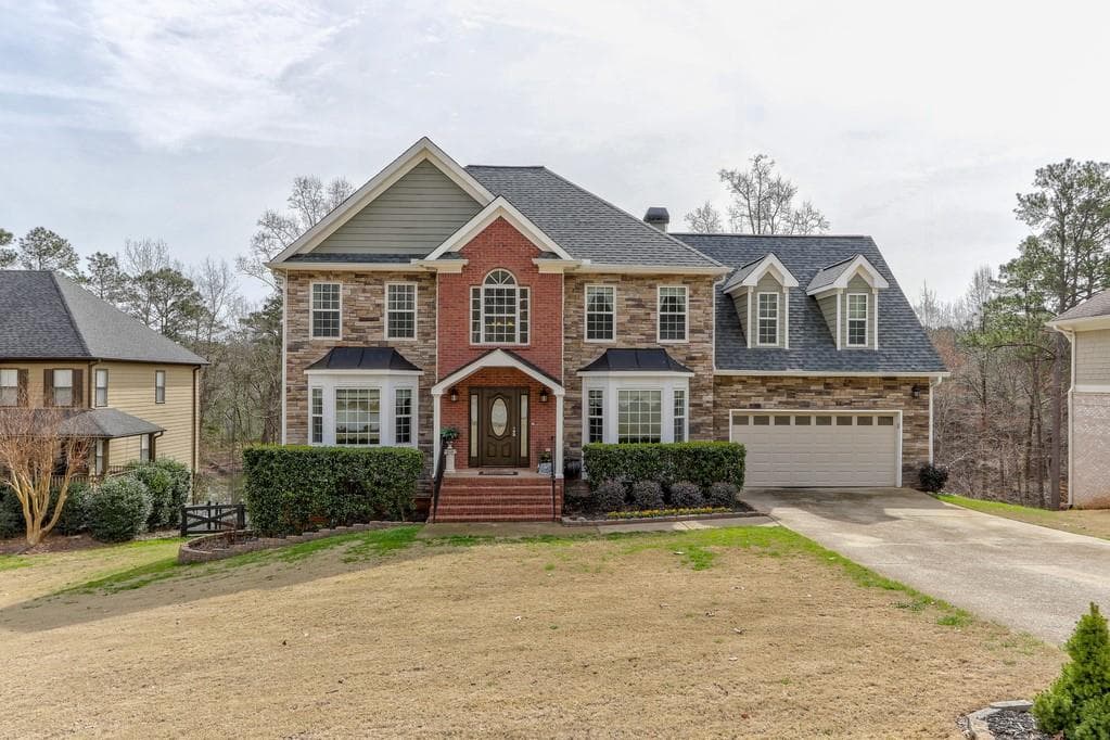 4 bedroom, 4 bathroom, 4,057 sq ft single family residence sold at 4412 SHELLIE Lane, Oakwood, GA 30566