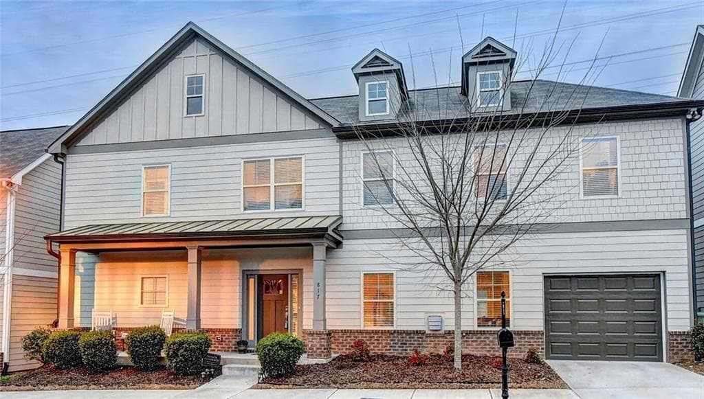 2 bedroom, 3 bathroom, 2,178 sq ft single family residence sold at 817 Westmoreland Circle, Atlanta, GA 30318