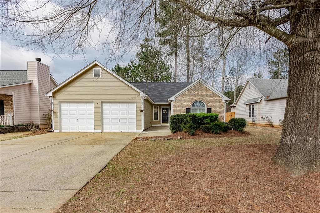 3 bedroom, 2 bathroom, 1,359 sq ft single family residence sold at 2682 Lake Park Bend, Acworth, GA 30101