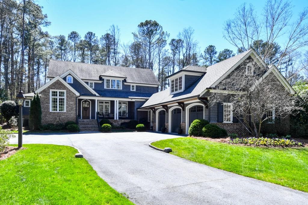 4 bedroom, 5 bathroom, 4,260 sq ft single family residence sold at 1095 Ferncliff Road, Atlanta, GA 30324