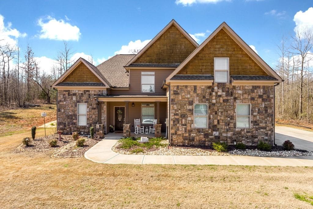 130 MAPLE Drive, Commerce, GA 30529 — most recent listing photo