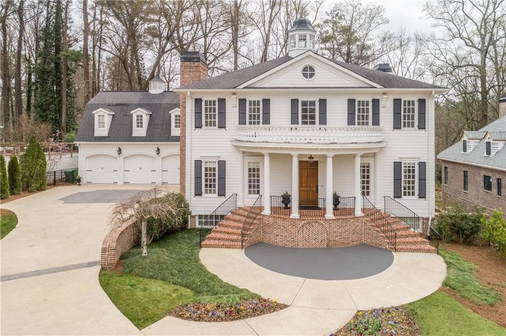 6 bedroom, 6 bathroom, 6,900 sq ft single family residence sold at 4081 Peachtree Dunwoody Road, Atlanta, GA 30342