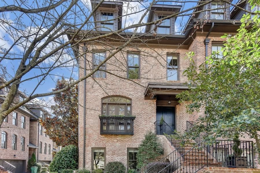 3 bedroom, 4 bathroom, 2,716 sq ft townhouse sold at 4222 Rickenbacker Drive 24, Atlanta, GA 30342