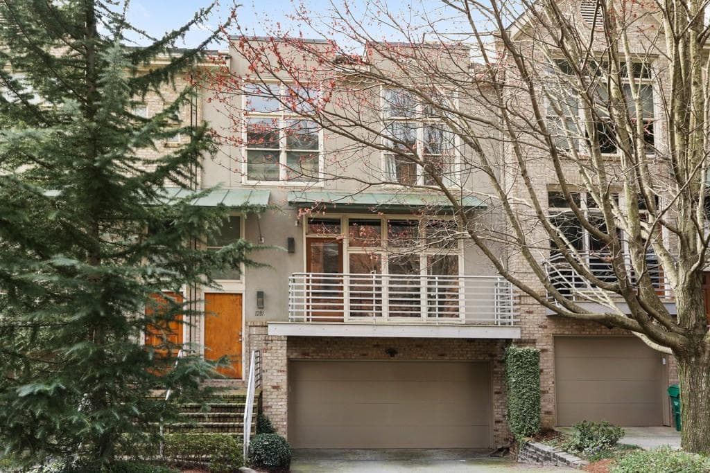 1281 Peachtree View, Brookhaven, GA 30319 — most recent listing photo