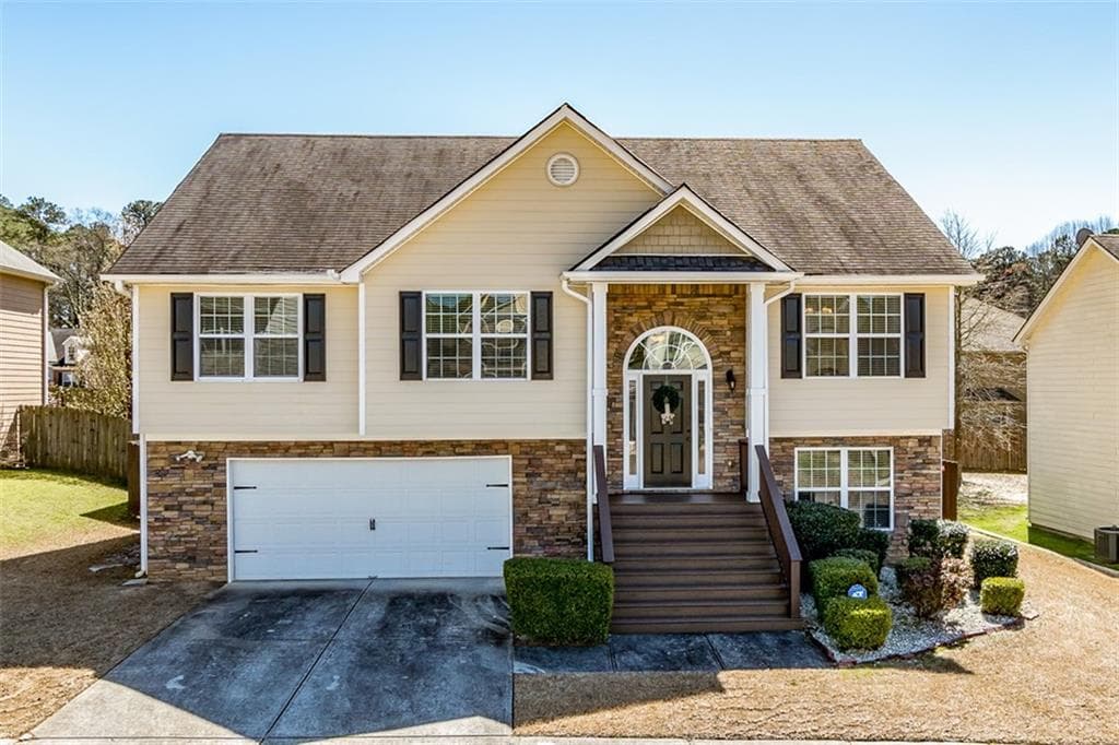 5 bedroom, 3 bathroom, 2,617 sq ft single family residence sold at 1140 Rose Terrace Circle, Loganville, GA 30052