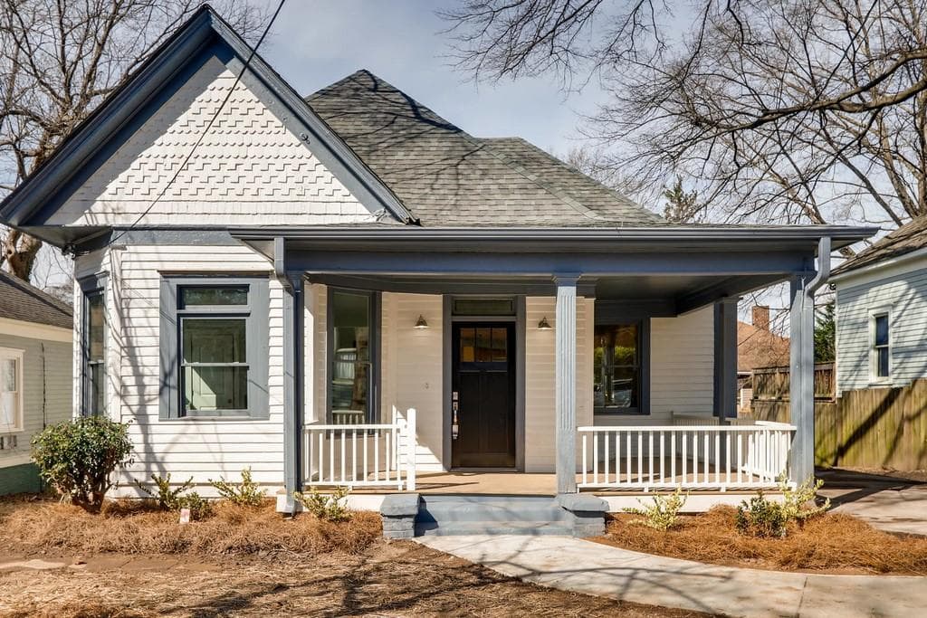 3 bedroom, 3 bathroom, 2,110 sq ft single family residence sold at 1063 Oak Street, Atlanta, GA 30310