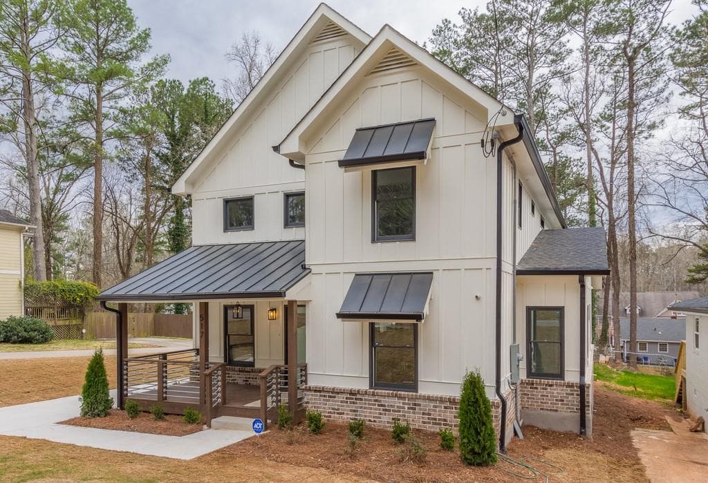 6 bedroom, 3 bathroom, 2,588 sq ft single family residence sold at 517 DANIEL Avenue, Decatur, GA 30032