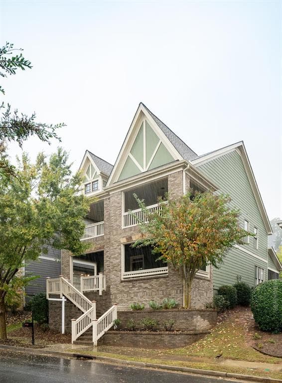 3 bedroom, 3 bathroom, 2,680 sq ft single family residence sold at 1647 Dupont Commons Drive, Atlanta, GA 30318