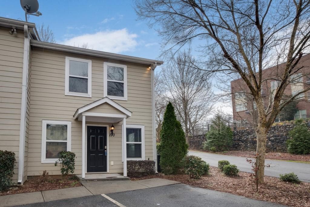 190 Blessing Way, Roswell, GA 30075 — most recent listing photo