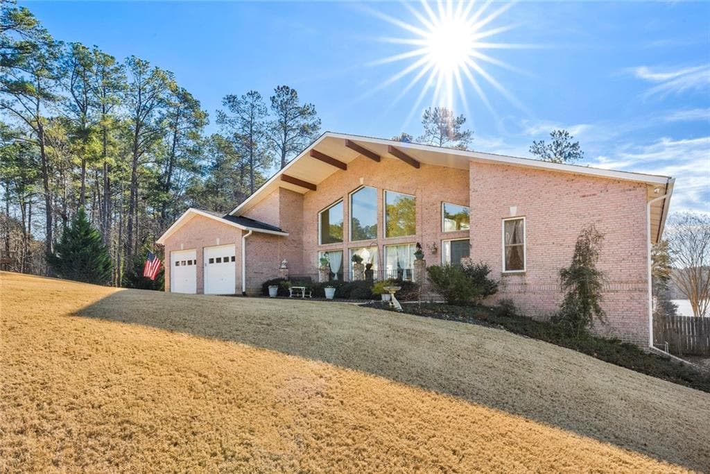 3 bedroom, 3 bathroom, 3,894 sq ft single family residence sold at 75 Picketts Lake Way, Acworth, GA 30101