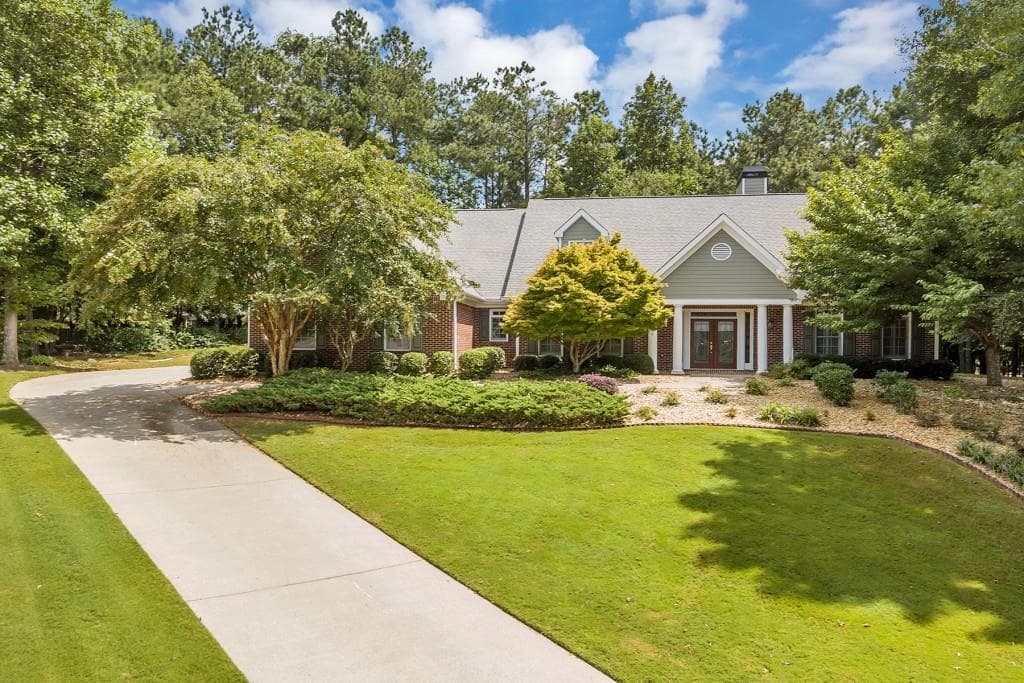 4 bedroom, 5 bathroom, 3,918 sq ft single family residence sold at 2637 Corinault Way, Acworth, GA 30101