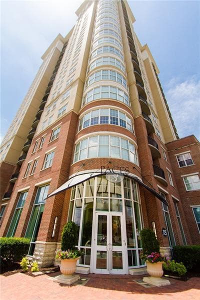 2 bedroom, 2 bathroom, 1,416 sq ft condominium sold at 325 E Paces Ferry Road 1908, Atlanta, GA 30305