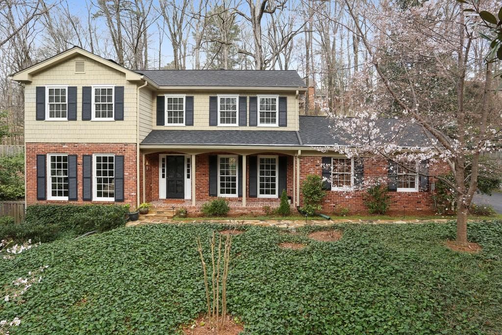 4 bedroom, 4 bathroom single family residence sold at 4276 Exeter Close, Atlanta, GA 30327