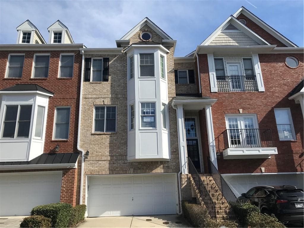 3 bedroom, 4 bathroom, 2,796 sq ft townhouse sold at 103 Creekstone Lane, Smyrna, GA 30082