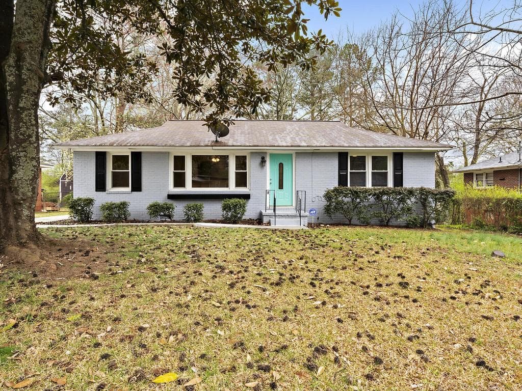 3 bedroom, 1 bathroom, 1,125 sq ft single family residence sold at 560 BENMAC Road, Smyrna, GA 30080