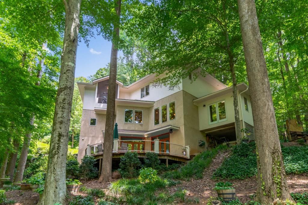 885 Vistavia Circle, Decatur, GA 30033 — most recent listing photo