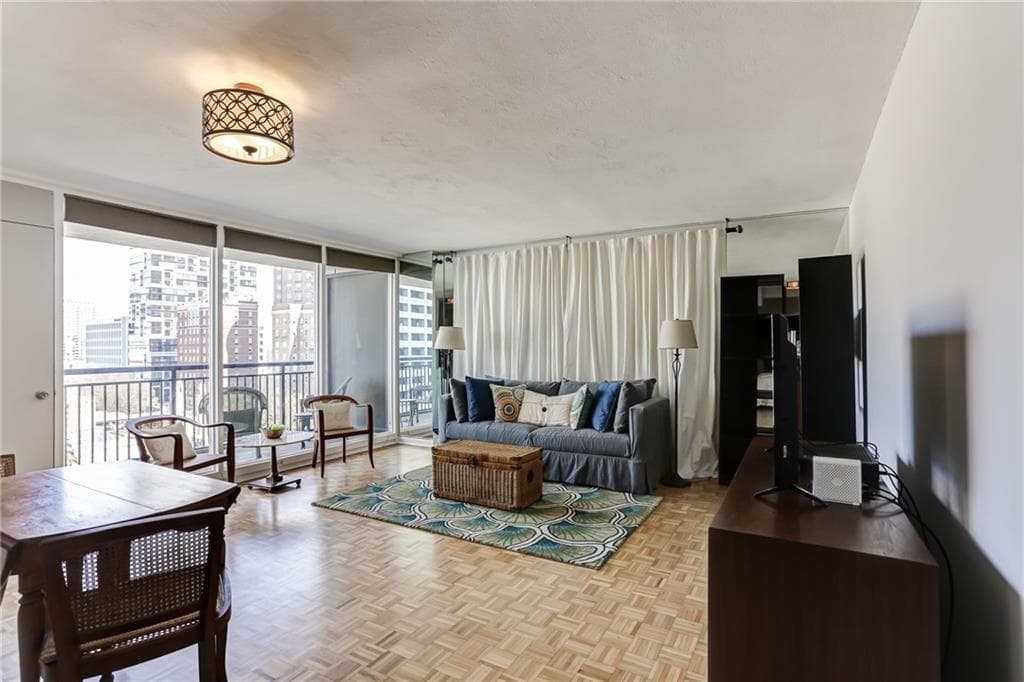 1 bedroom, 1 bathroom, 655 sq ft condominium sold at 620 Peachtree Street 1016, Atlanta, GA 30308