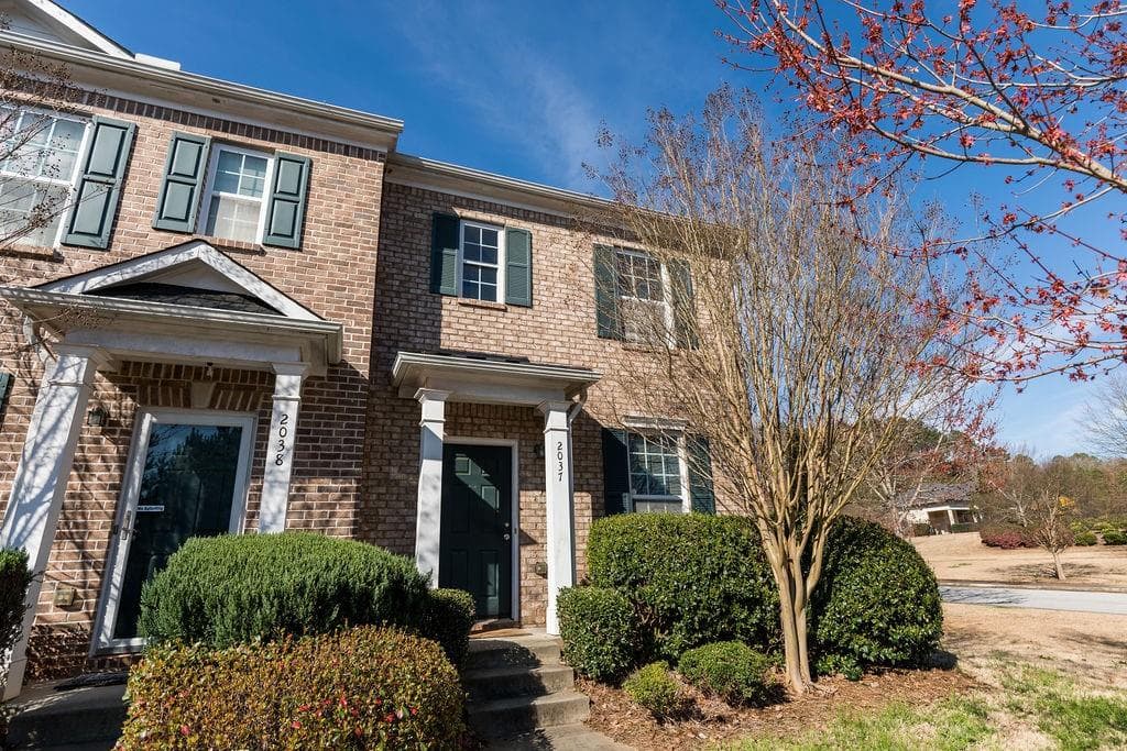 2037 BAYROSE Circle, East Point, GA 30344 — most recent listing photo