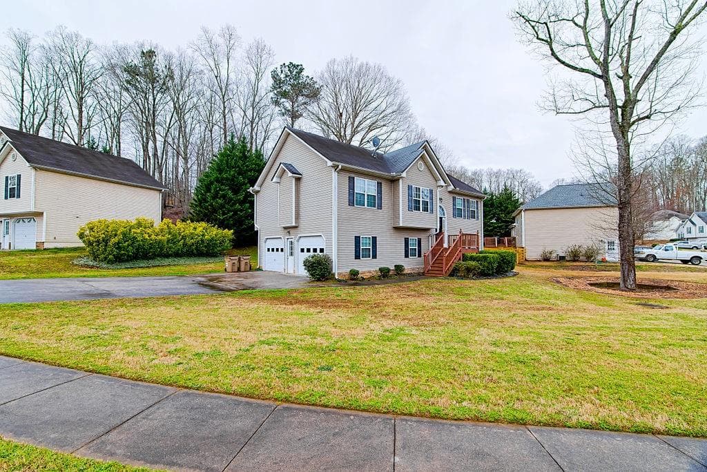 209 Julia Lynn Lane, Acworth, GA 30102 — most recent listing photo