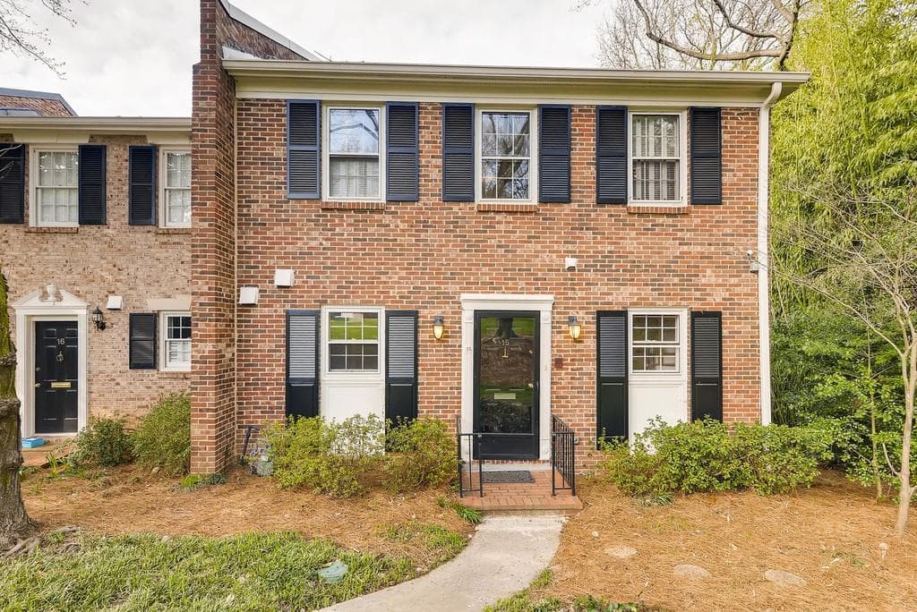 3 bedroom, 4 bathroom, 2,320 sq ft townhouse sold at 3050 MARGARET MITCHELL Drive 15, Atlanta, GA 30327
