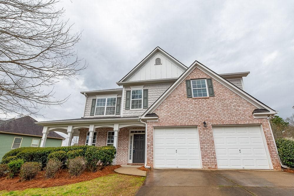 4 bedroom, 3 bathroom, 3,148 sq ft single family residence sold at 207 Highlands Drive, Woodstock, GA 30188