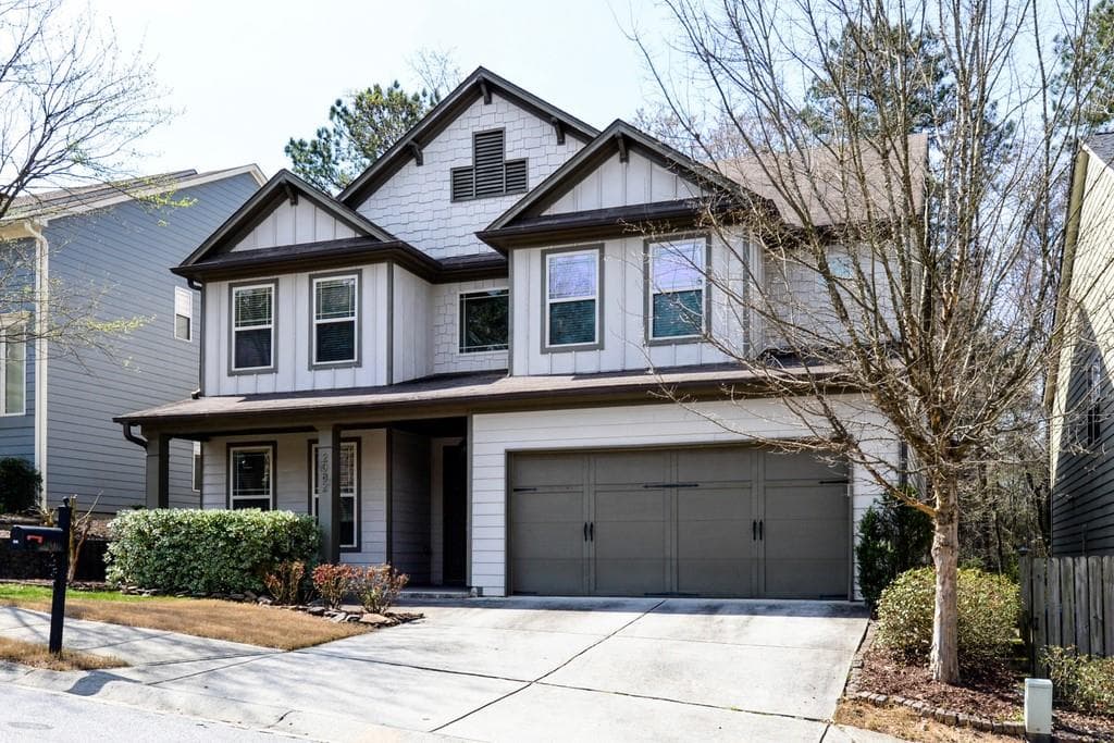 4 bedroom, 3 bathroom, 3,056 sq ft single family residence sold at 2082 Hatteras Way, Atlanta, GA 30318