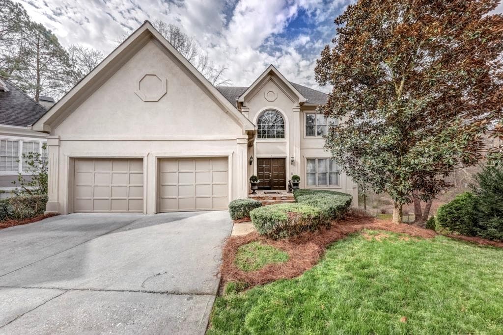 4 bedroom, 4 bathroom, 3,728 sq ft single family residence sold at 5 Vale Close, Atlanta, GA 30324