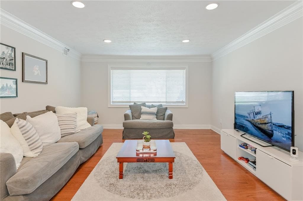 2 bedroom, 2 bathroom, 1,084 sq ft townhouse sold at 115 Biscayne Drive F8, Atlanta, GA 30309