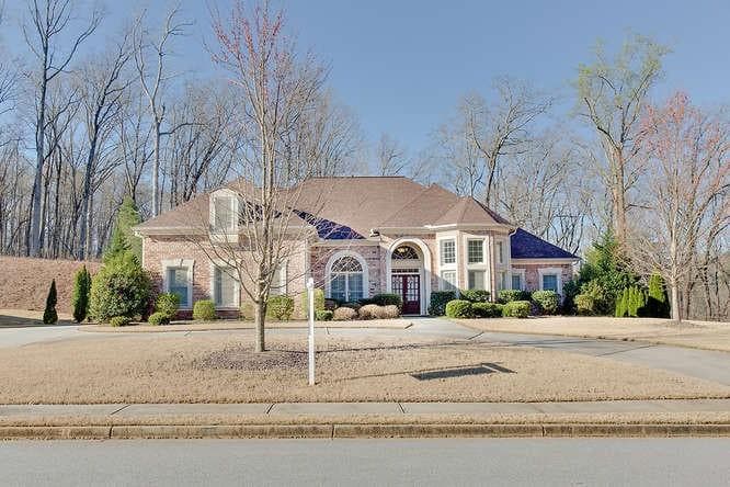 4 bedroom, 4 bathroom, 3,912 sq ft single family residence sold at 2325 Barrington Trace Circle, Atlanta, GA 30331