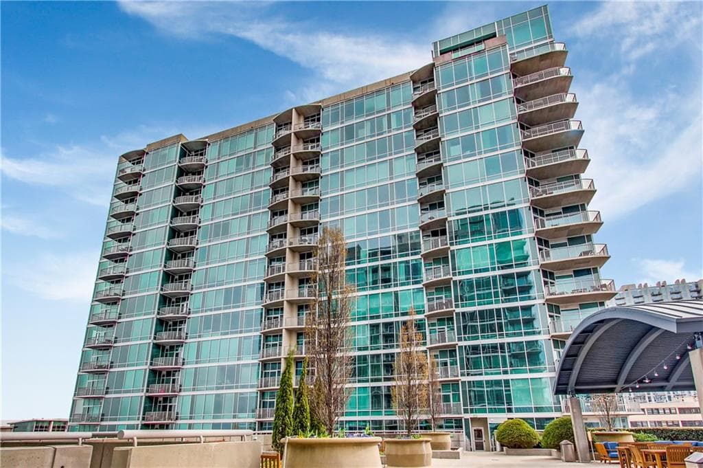 1 bedroom, 1 bathroom, 665 sq ft condominium sold at 923 Peachtree Street 1136, Atlanta, GA 30309