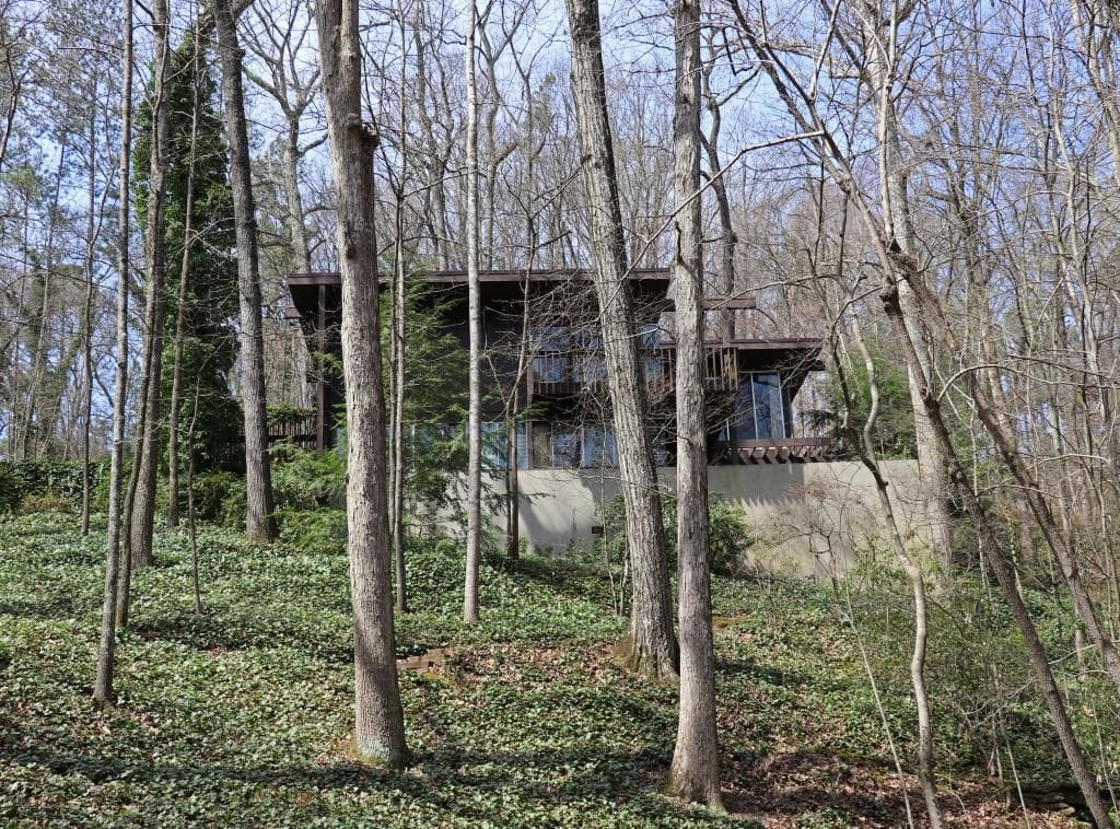 3 bedroom, 3 bathroom, 2,330 sq ft single family residence sold at 25 Stillhouse Road, Atlanta, GA 30339