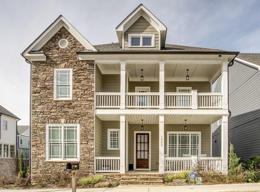 4 bedroom, 4 bathroom, 2,864 sq ft single family residence sold at 1322 English Street, Atlanta, GA 30318