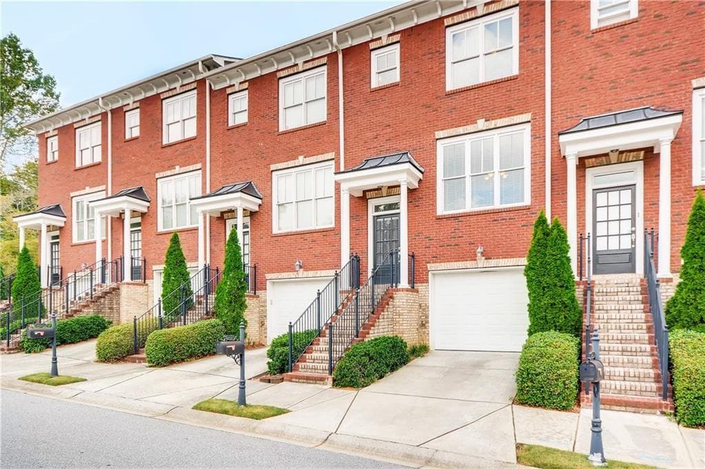 3 bedroom, 4 bathroom, 2,260 sq ft townhouse sold at 2416 Dresden Parc Circle, Atlanta, GA 30345