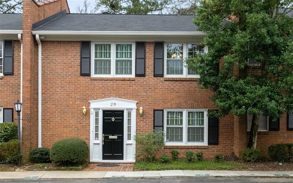 3 bedroom, 3 bathroom, 2,164 sq ft townhouse sold at 4620 Wieuca Road 29, Atlanta, GA 30342