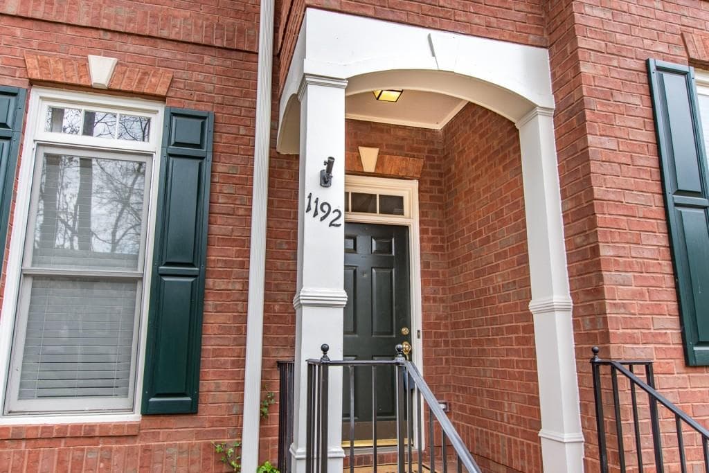 2 bedroom, 4 bathroom, 2,164 sq ft townhouse sold at 1192 Brookhaven Glen 1192, Brookhaven, GA 30319