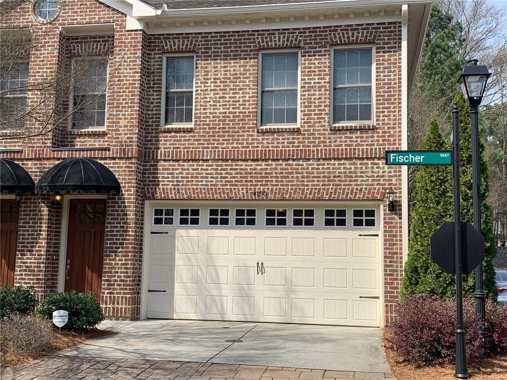 3 bedroom, 3 bathroom, 2,121 sq ft townhouse sold at 4150 Fischer Way, Brookhaven, GA 30341
