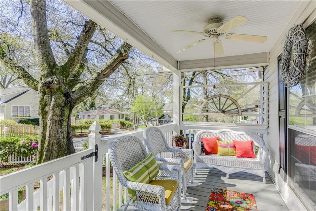 3 bedroom, 3 bathroom, 1,700 sq ft single family residence sold at 2639 Forrest Avenue, Atlanta, GA 30318