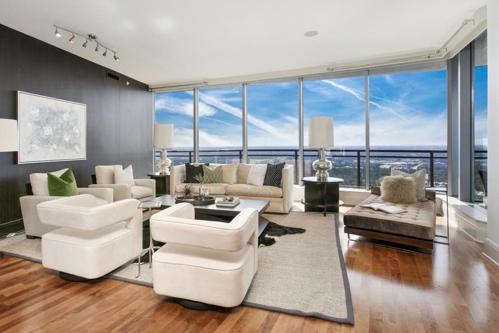 2 bedroom, 3 bathroom, 2,971 sq ft condominium sold at 3344 Peachtree Road 4004, Atlanta, GA 30326