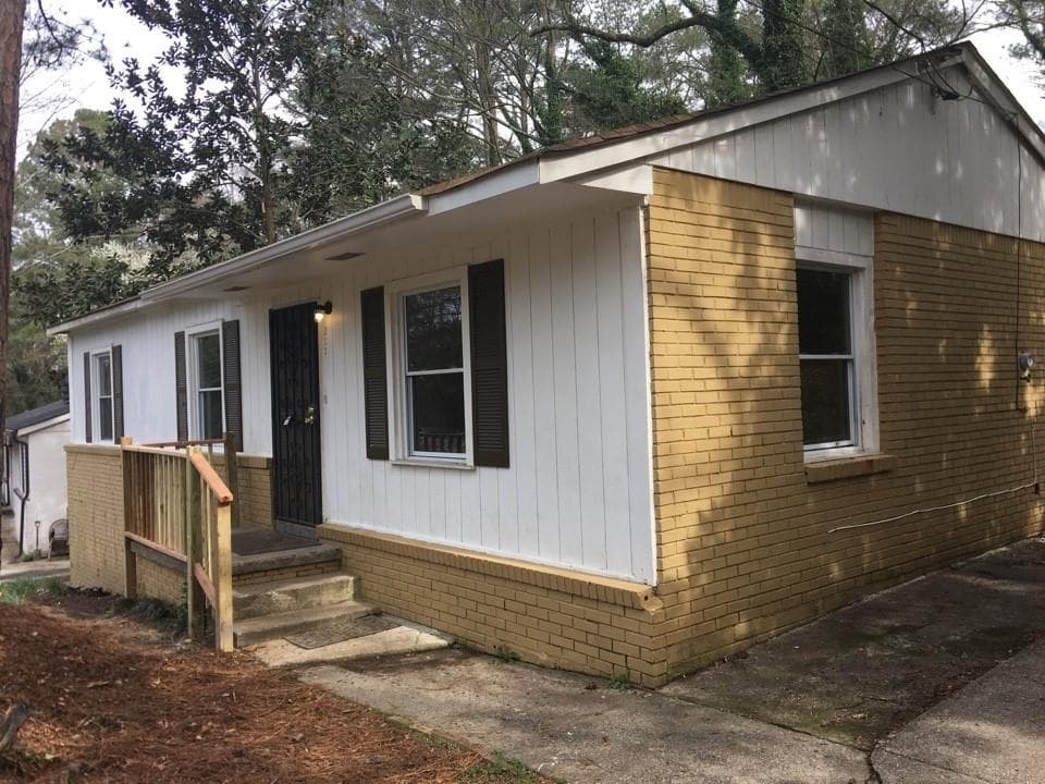 3 bedroom, 1 bathroom, 1,050 sq ft single family residence sold at 311 Ard Place, Atlanta, GA 30331