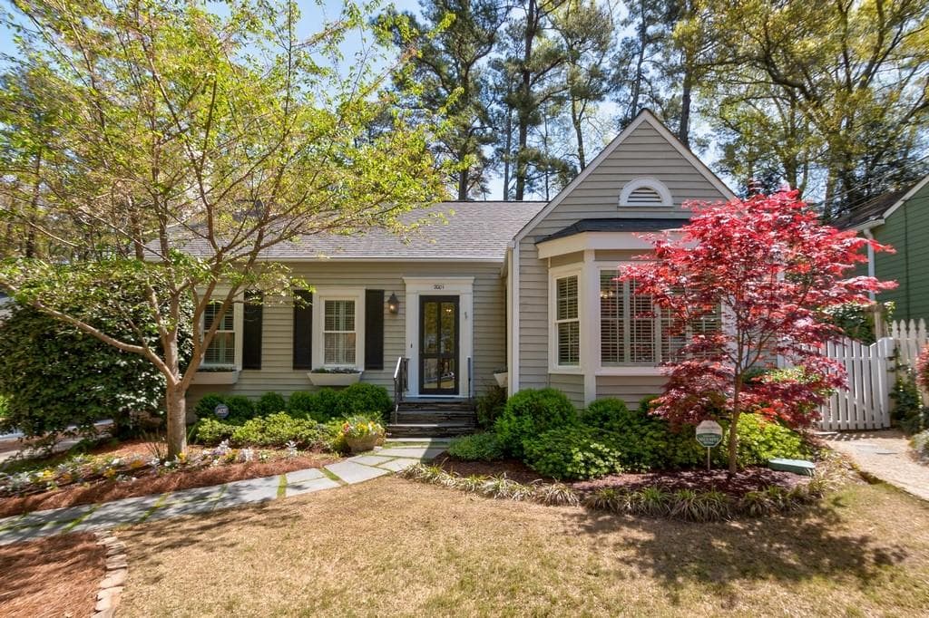 3 bedroom, 2 bathroom, 2,004 sq ft single family residence sold at 2001 Dellwood Drive, Atlanta, GA 30309