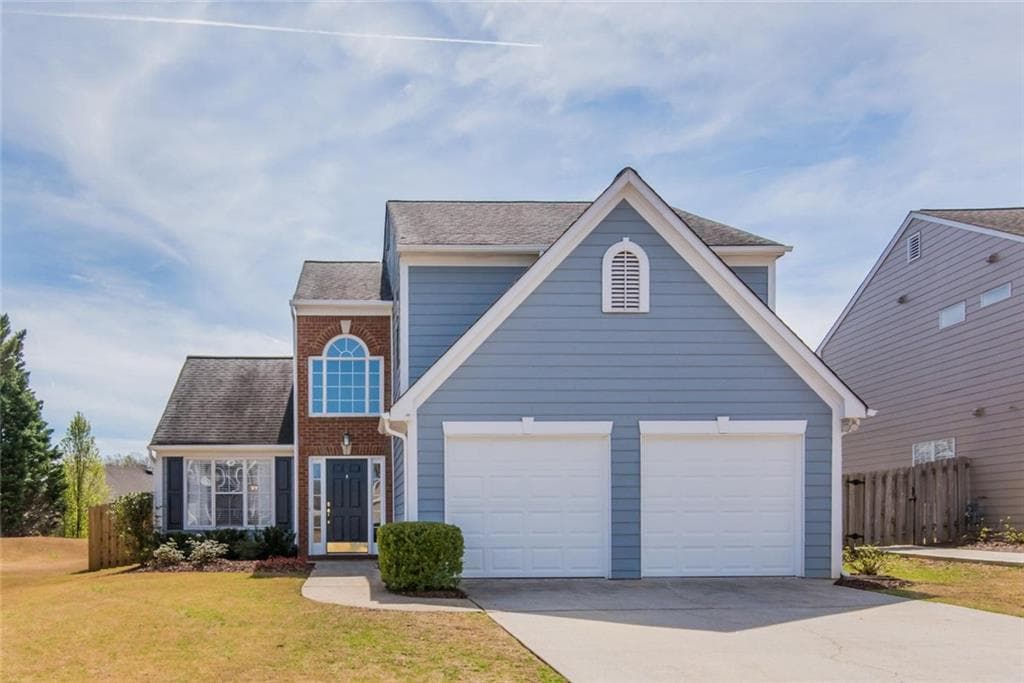 3 bedroom, 3 bathroom, 1,944 sq ft single family residence sold at 5060 Amber Leaf Drive, Roswell, GA 30076