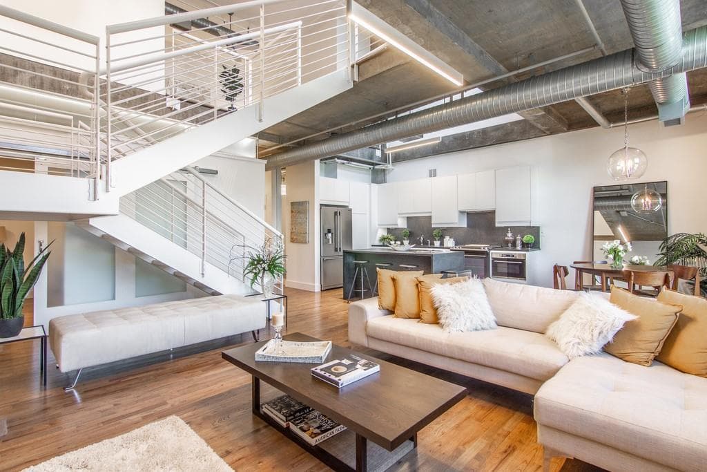 2 bedroom, 2 bathroom, 1,333 sq ft condominium sold at 640 GLEN IRIS Drive 619, Atlanta, GA 30308