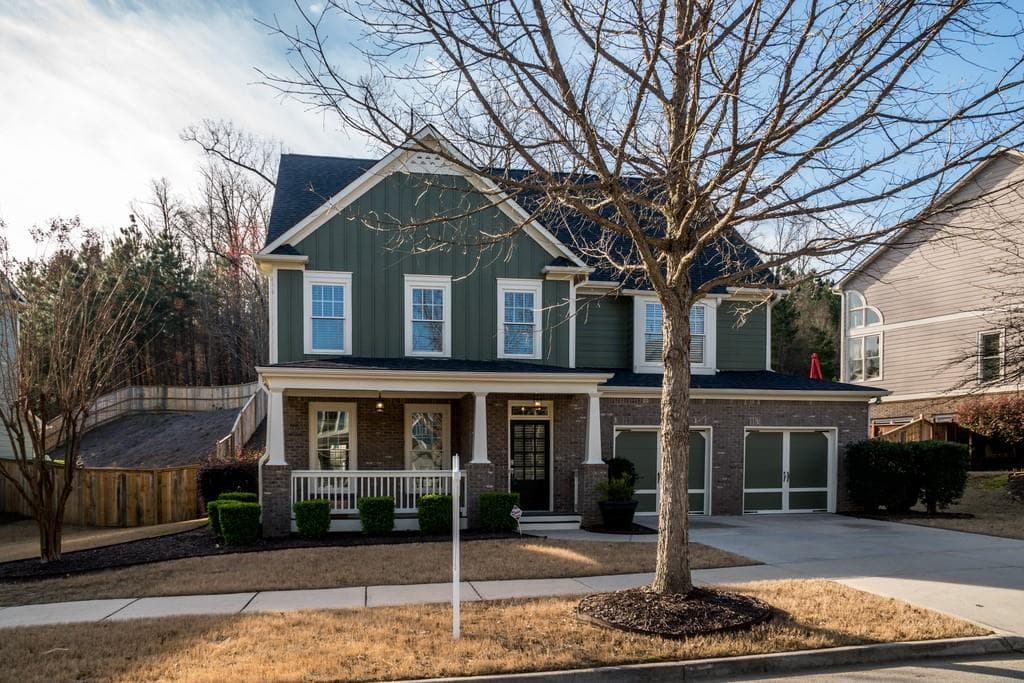 6 bedroom, 5 bathroom, 4,007 sq ft single family residence sold at 9132 Loxford Street, Lithia Springs, GA 30122