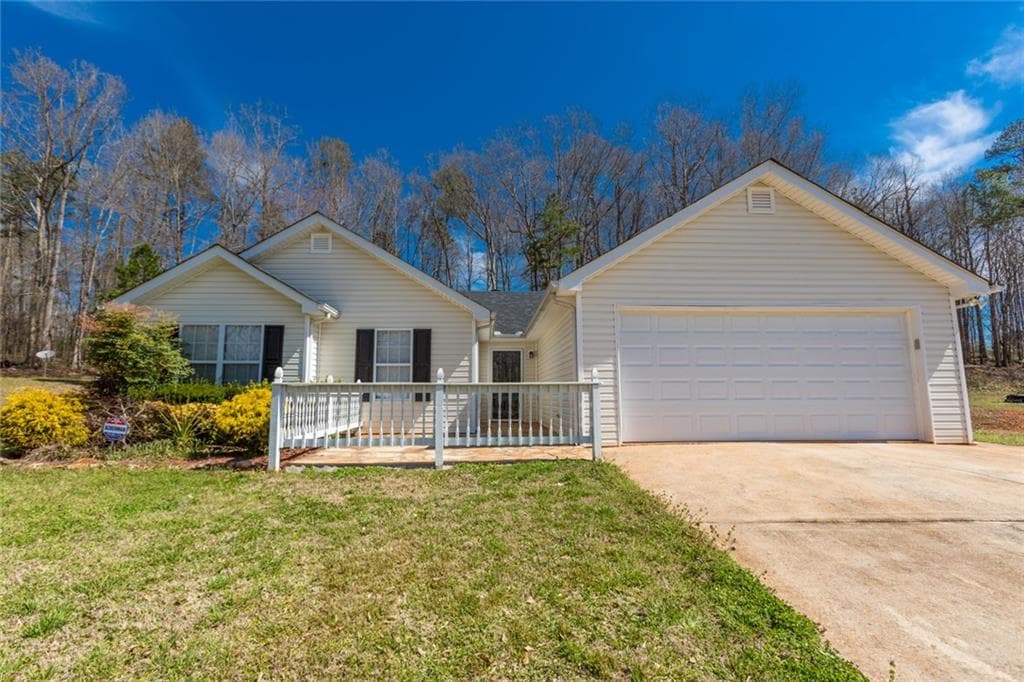 3 bedroom, 2 bathroom, 1,261 sq ft single family residence sold at 4359 Saddlewood Court, Gillsville, GA 30543