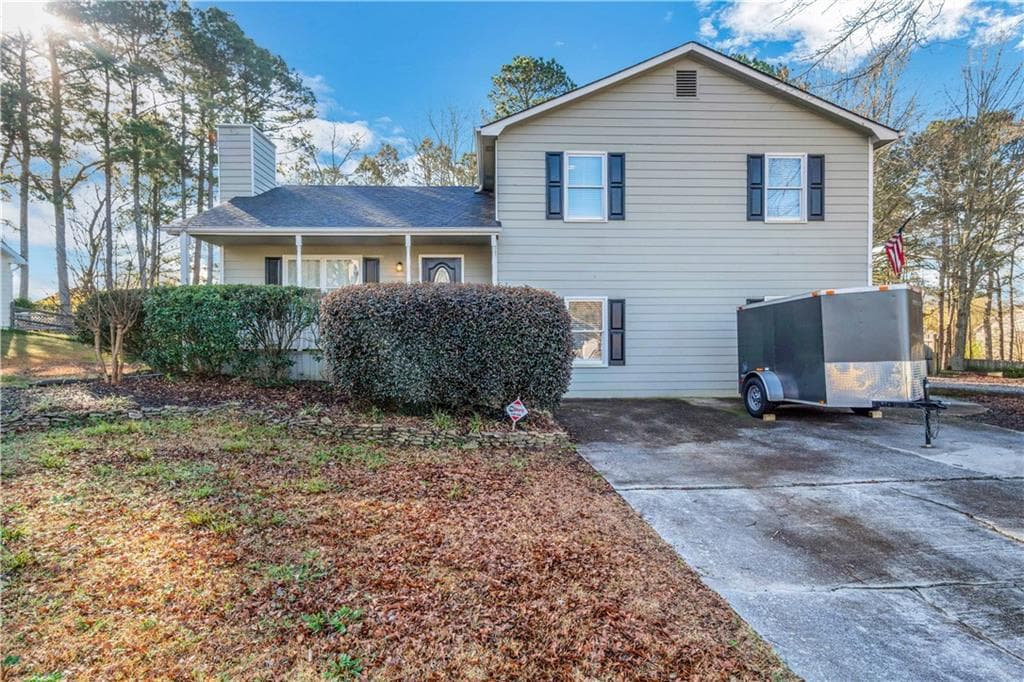 4 bedroom, 3 bathroom, 1,728 sq ft single family residence sold at 4125 Fox Chase Drive, Loganville, GA 30052