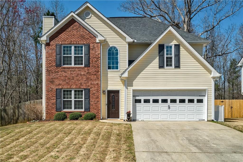 3 bedroom, 3 bathroom single family residence sold at 6179 Compass Drive, Flowery Branch, GA 30542