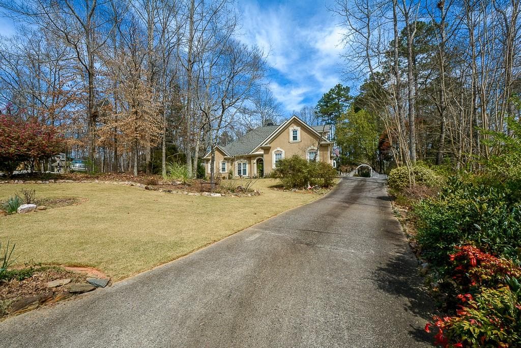 3 bedroom, 3 bathroom, 2,395 sq ft single family residence sold at 4650 Shannon Court, Suwanee, GA 30024