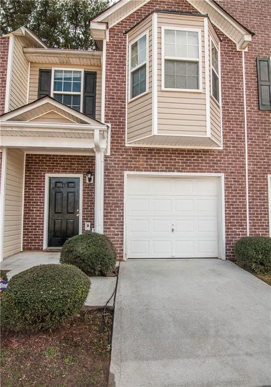 557 MAGGIE Lane, Jonesboro, GA 30238 — most recent listing photo