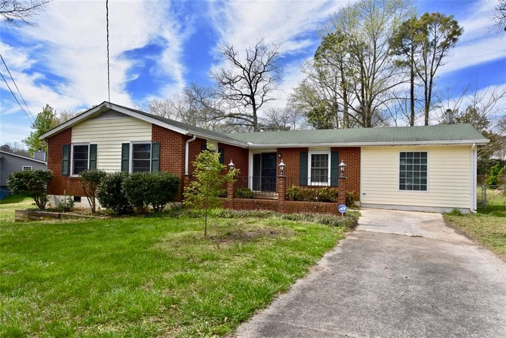 3 bedroom, 2 bathroom, 1,631 sq ft single family residence sold at 3000 Strathmoor Road, Smyrna, GA 30080